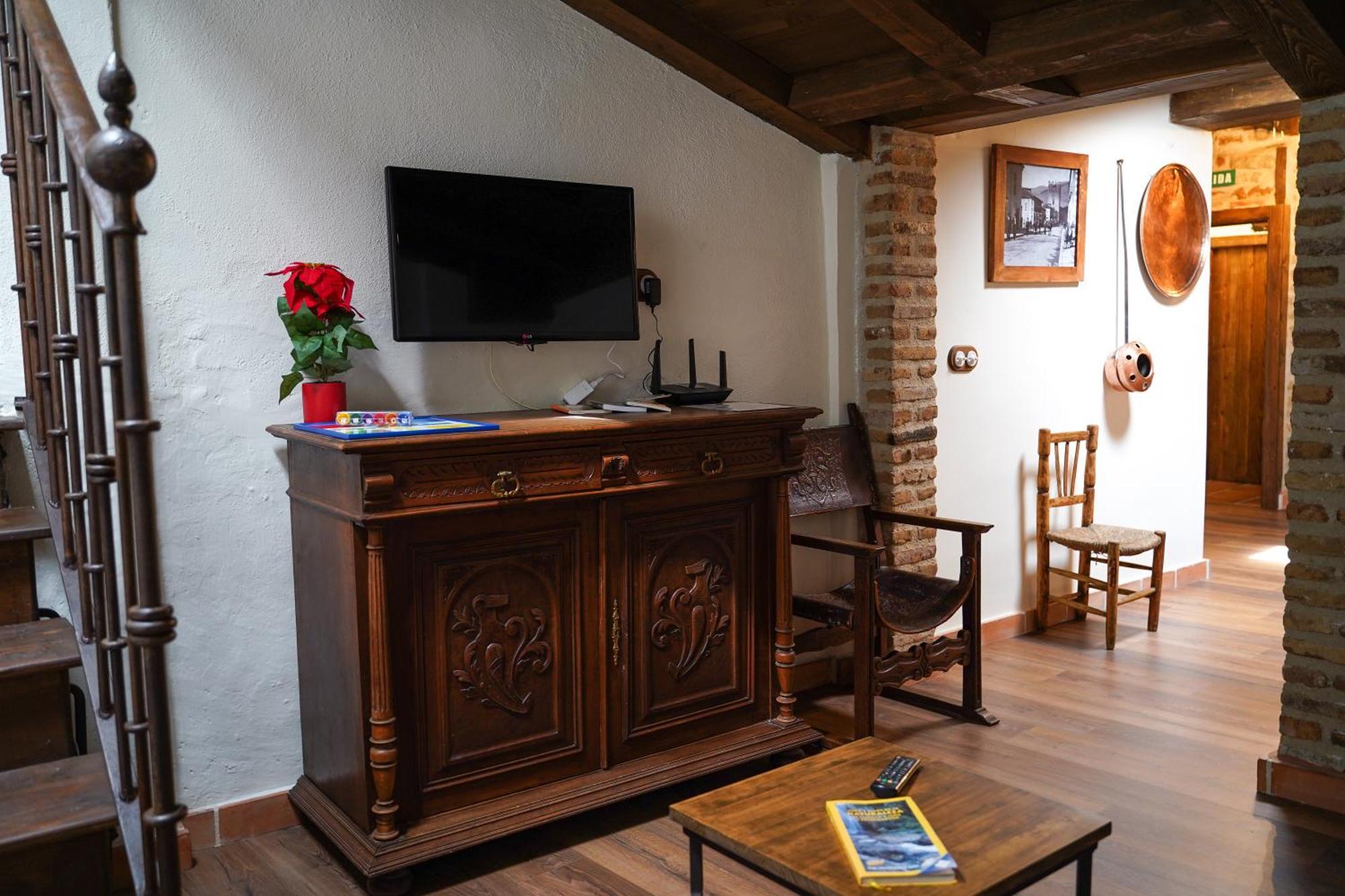 La Casa De La Abuela Amalia Apartment Arenas de San Pedro Bagian luar foto